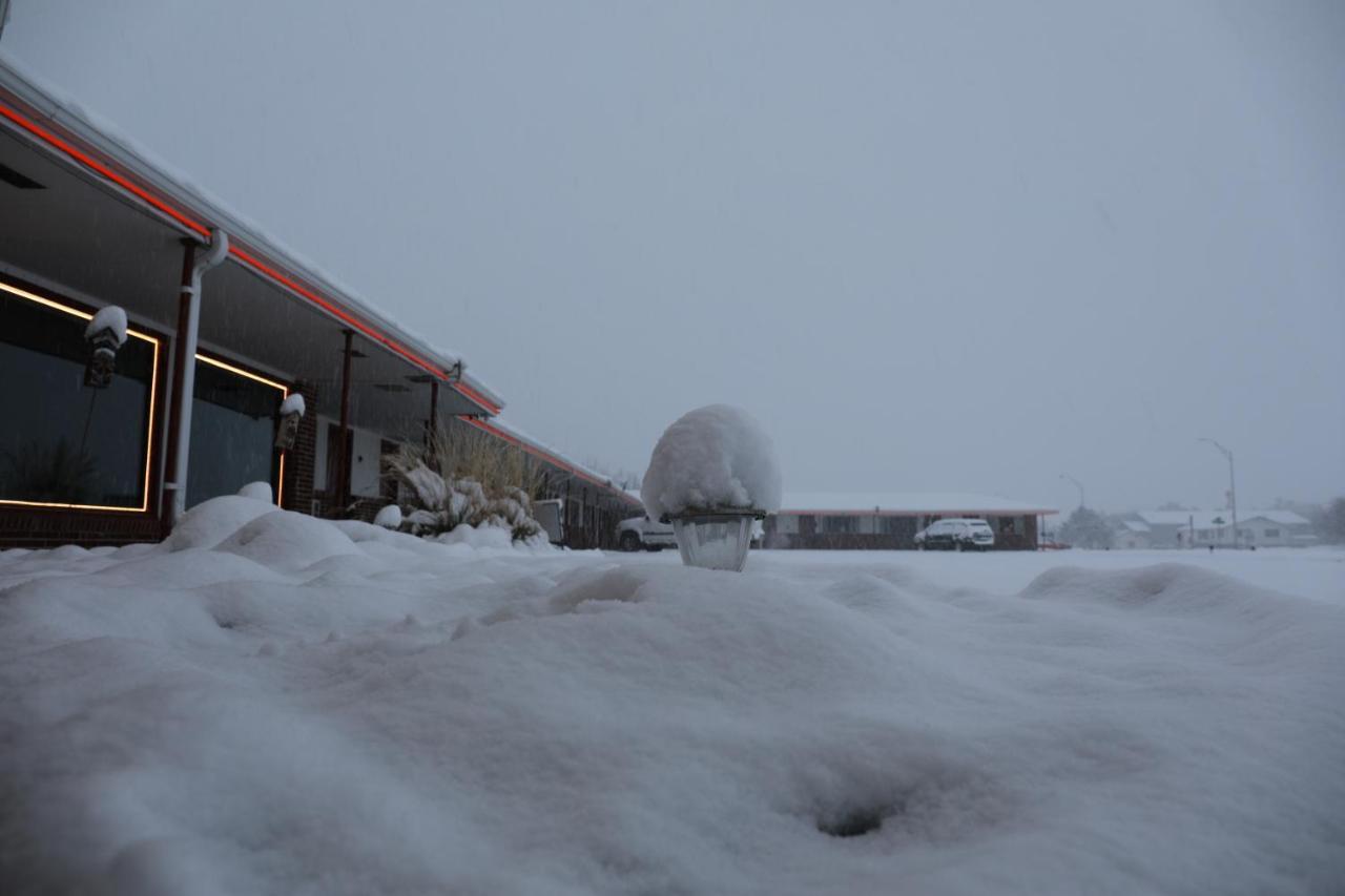Raine Motel Valentine Exteriör bild